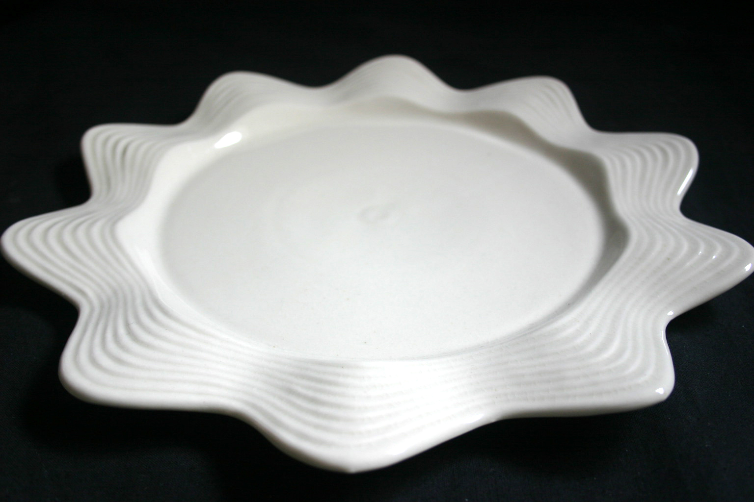 Waves Dinner Porcelain Plates (Set of 4)