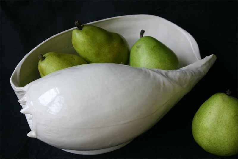 Baler Shell Porcelain Serving Bowl photo 3