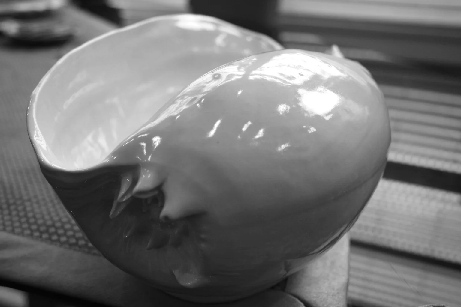 Baler Shell Porcelain Serving Bowl photo 4
